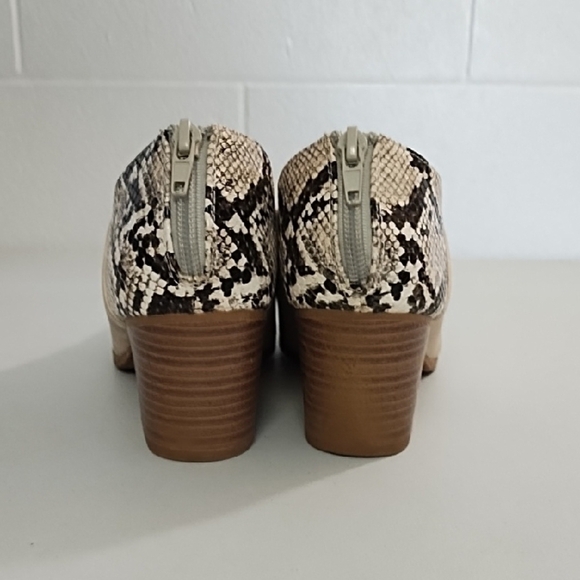Creamy Tan and Black Mules with Snake Print Accents Zip Back 2" Heel Shoes - Picture 4 of 13